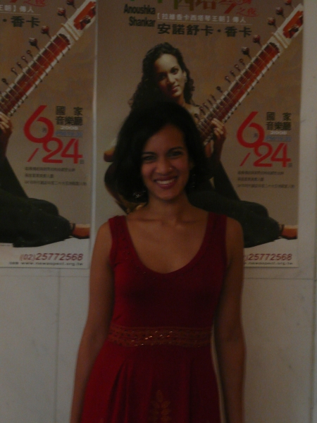 印度國寶音樂才女—安諾舒卡．香卡(Anoushka Shankar) 西塔琴音樂會｜財團法人國際新象文教基金會｜國藝會補助成果檔案庫