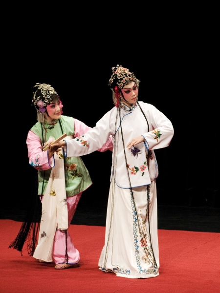 趁賞梨園  陳三五娘之賞花  留傘  審陳三|江之翠劇場|國藝會補助成果檔案庫