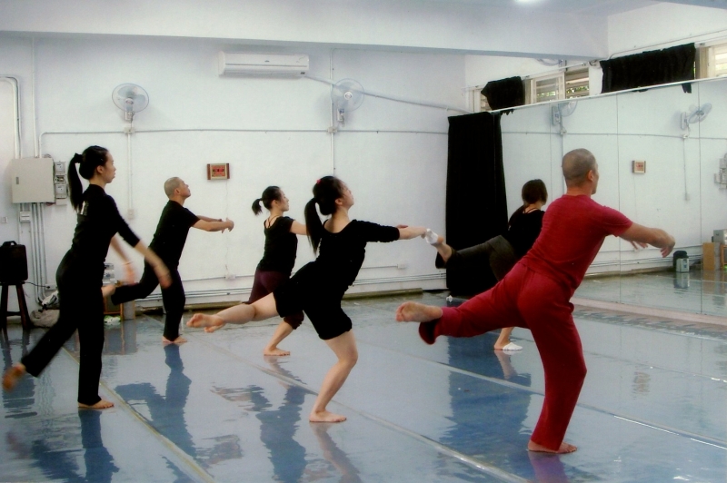 光環舞集2011年《埤塘》新作首演暨巡迴｜光環舞集舞蹈團｜國藝會補助成果檔案庫