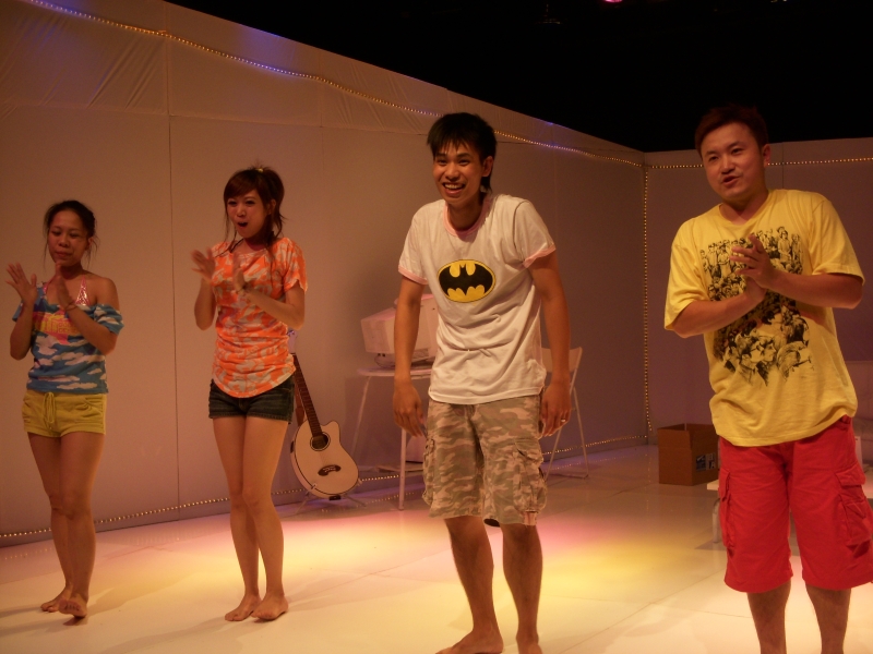 我的手槍日記之交換學生｜劇樂部劇團｜國藝會補助成果檔案庫