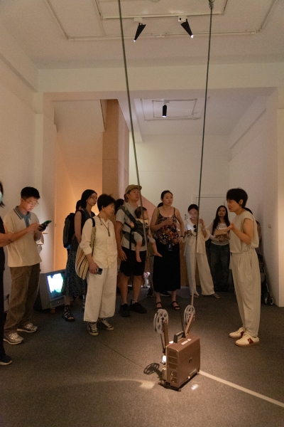 「三個太陽」個展｜胡農欣｜國藝會補助成果檔案庫