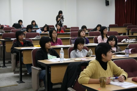 你是一個世界公民嗎？從紀錄片「穿越邊境」談起｜李偉民｜國藝會補助成果檔案庫