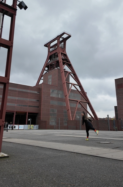 盧映竹「Dance Research NRW / Tanzrecherche NRW 至西德舞蹈延伸性創作與發表 Everything is Movement for me」演出照片:Zollverein dance filming screenshot