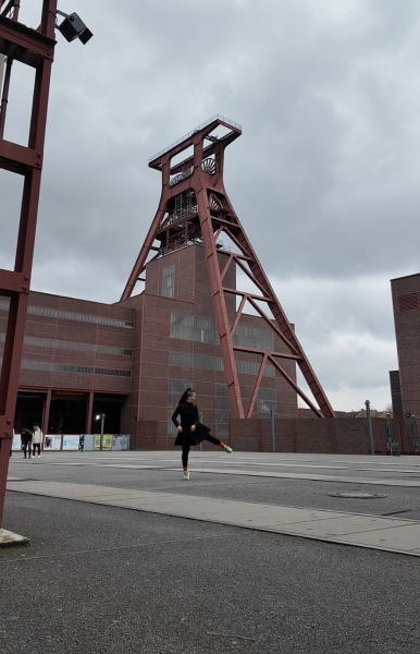 盧映竹「Dance Research NRW / Tanzrecherche NRW 至西德舞蹈延伸性創作與發表 Everything is Movement for me」演出照片:Zollverein dance filming screenshot