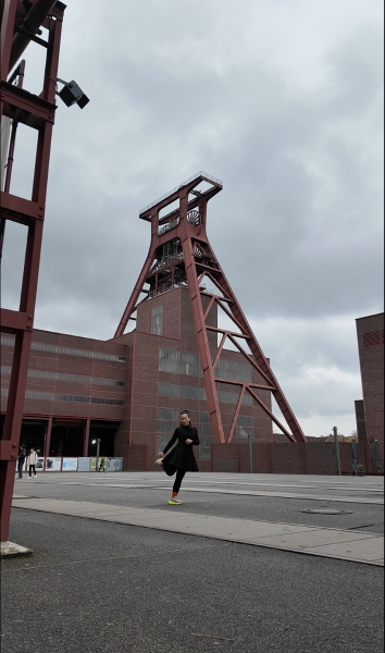 盧映竹「Dance Research NRW / Tanzrecherche NRW 至西德舞蹈延伸性創作與發表 Everything is Movement for me」演出照片:Zollverein dance filming screenshot