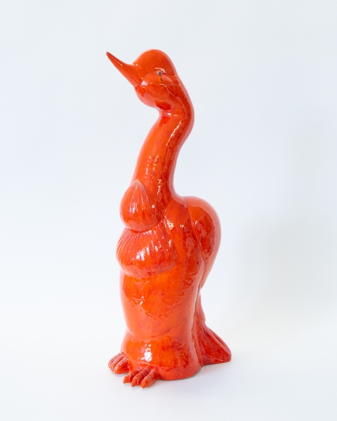 王佩瑄「《原型徘徊》長駐計畫」作品：《Bird IV (Red Bird)》，陶、釉藥，23×36×75 cm，2021