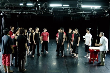 2006年演員夏日學校  希臘歌舞隊工作坊｜台南人劇團｜國藝會補助成果檔案庫