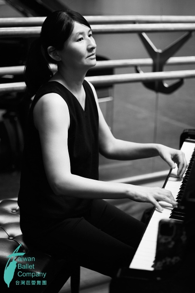 台灣芭蕾舞團「2023『扎根在地 放眼國際』進階芭蕾研習課程」活動紀錄：課堂鋼琴老師黃雅音
