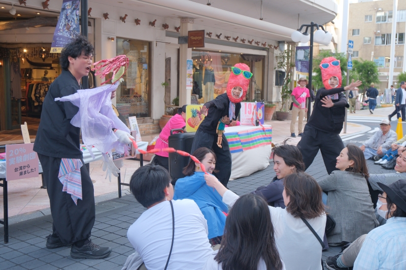 《來去菜市場》靜岡街頭劇場節演出交流計畫｜20%實驗劇坊｜國藝會補助成果檔案庫