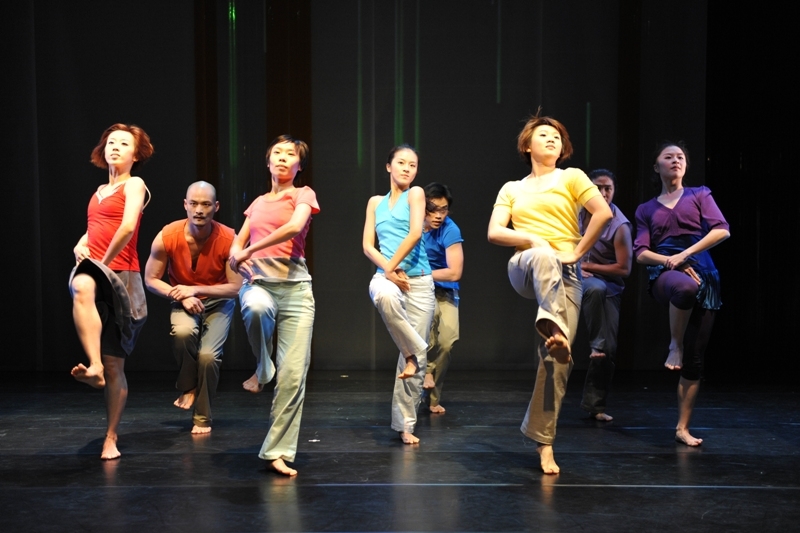 【黑醋加太多】巡迴演出補助申請｜三十舞蹈劇場｜國藝會補助成果檔案庫