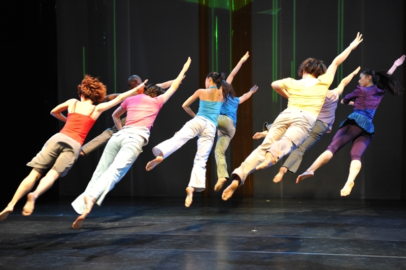 【黑醋加太多】巡迴演出補助申請｜三十舞蹈劇場｜國藝會補助成果檔案庫