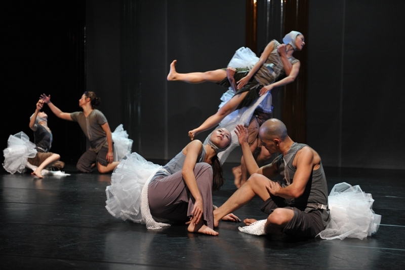 【黑醋加太多】巡迴演出補助申請｜三十舞蹈劇場｜國藝會補助成果檔案庫