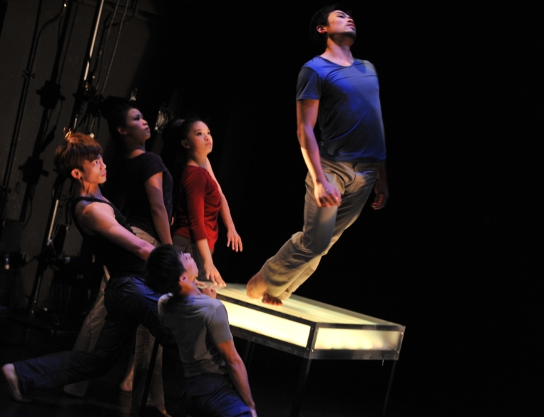 《逃亡 × 祝你一路順風》外縣市巡迴演出｜三十舞蹈劇場｜國藝會補助成果檔案庫