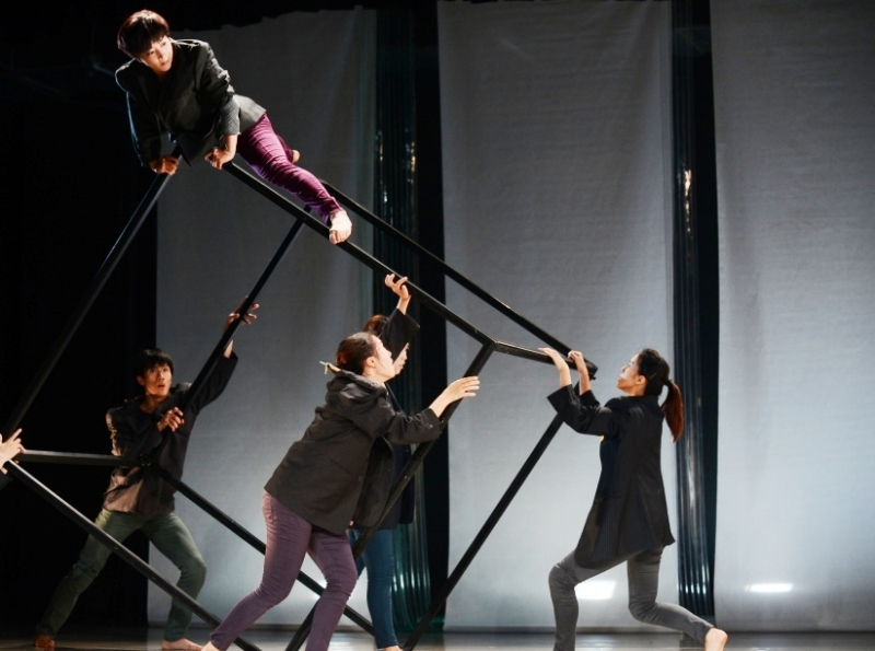 所在—人與偶幻化的奇特空間（巡迴演出）｜三十舞蹈劇場｜國藝會補助成果檔案庫