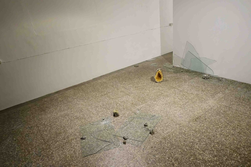 紅毯上的紅酒漬｜江蕎勤｜國藝會補助成果檔案庫