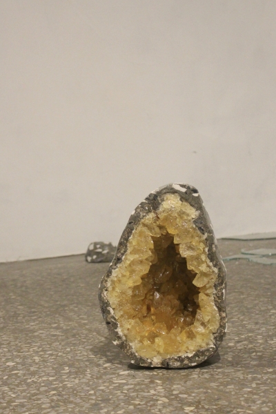 紅毯上的紅酒漬｜江蕎勤｜國藝會補助成果檔案庫