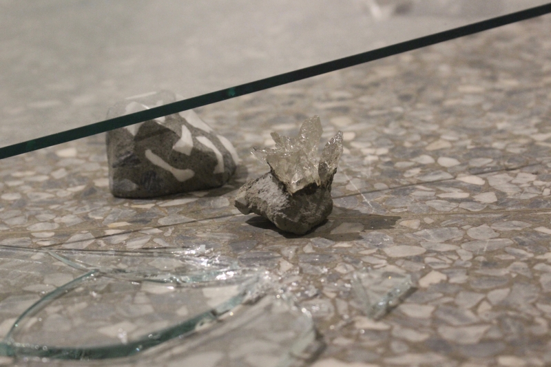 紅毯上的紅酒漬｜江蕎勤｜國藝會補助成果檔案庫