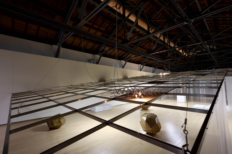 空間投影學:鋪面、夾層、立柱|陳肇彤|國藝會補助成果檔案庫