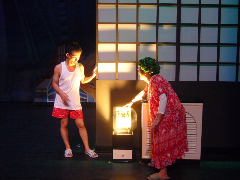 2006年度製作  死亡計劃  當住在左邊住右邊遇上伍迪艾倫｜黑門山上的劇團｜國藝會補助成果檔案庫