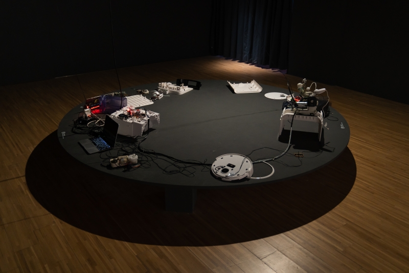 It＇s Always the Hands That —— 介面／交握｜李佳霖｜國藝會補助成果檔案庫