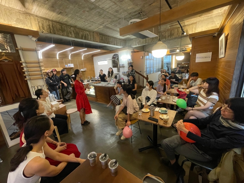 2025 伍拾製作《咖啡廳Dance to 40+》台南場巡迴｜伍拾製作｜國藝會補助成果檔案庫