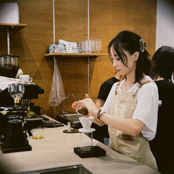 2025 伍拾製作《咖啡廳Dance to 40+》台南場巡迴｜伍拾製作｜國藝會補助成果檔案庫