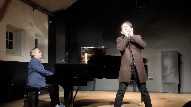 李讓受邀赴德國柏林愛樂廳發表台灣原創口琴協奏曲《坤離幻想曲》歐洲首演暨國際音樂交流計畫｜簧格音樂有限公司｜國藝會補助成果檔案庫