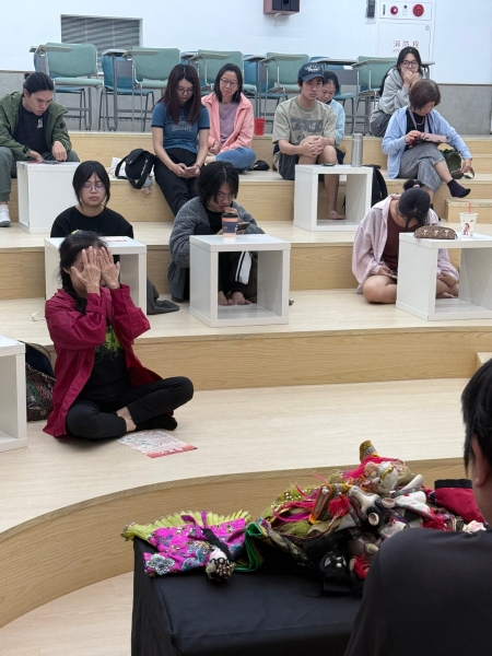 《白色說書人》 校園讀演暨人權教育推廣計畫｜同黨劇團｜國藝會補助成果檔案庫