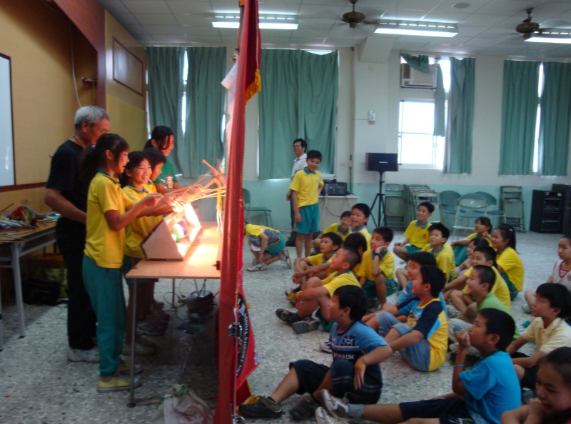 南台灣皮影戲校園巡迴演出｜永興樂皮影劇團｜國藝會補助成果檔案庫