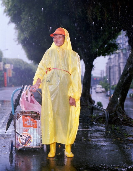 雨裝速記｜鍾順龍｜國藝會補助成果檔案庫