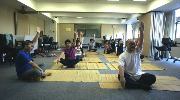 iDance 舞蹈節（香港）2011－獨舞與即興｜莫比斯圓環創作公社｜國藝會補助成果檔案庫