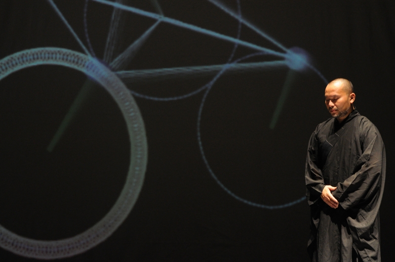 iDance 舞蹈節（香港）2011－獨舞與即興｜莫比斯圓環創作公社｜國藝會補助成果檔案庫