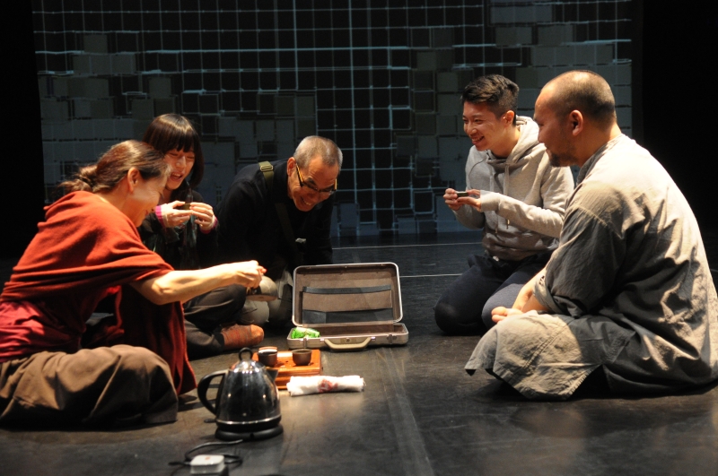 iDance 舞蹈節（香港）2011－獨舞與即興｜莫比斯圓環創作公社｜國藝會補助成果檔案庫