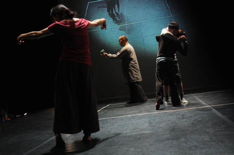 iDance 舞蹈節（香港）2011－獨舞與即興｜莫比斯圓環創作公社｜國藝會補助成果檔案庫